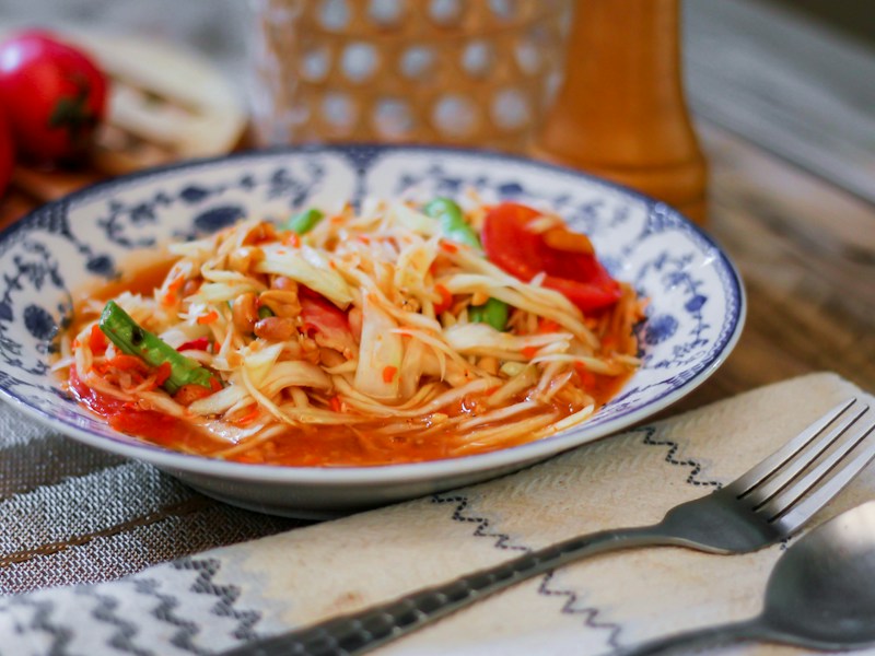 Som Tum (Thai Green Papaya Salad) - salads recipe