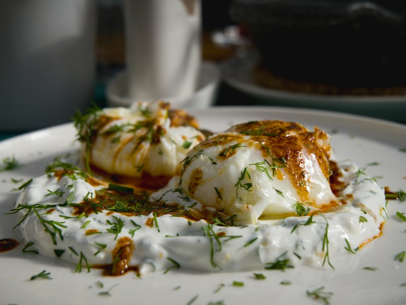 Turkish Eggs (Çılbır) - breakfast recipe